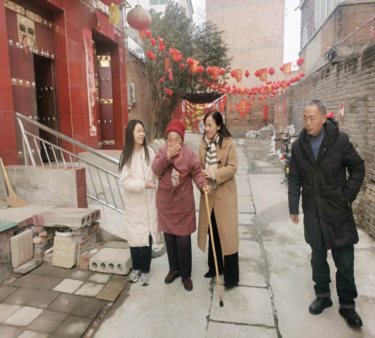 瑟瑟冬日 暖暖溫情——公司黨委、工會開展“送溫暖、送祝?！被顒?dòng)
